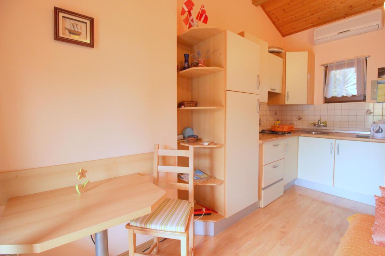 Irena A2 Apartment Новиград Екстериор снимка