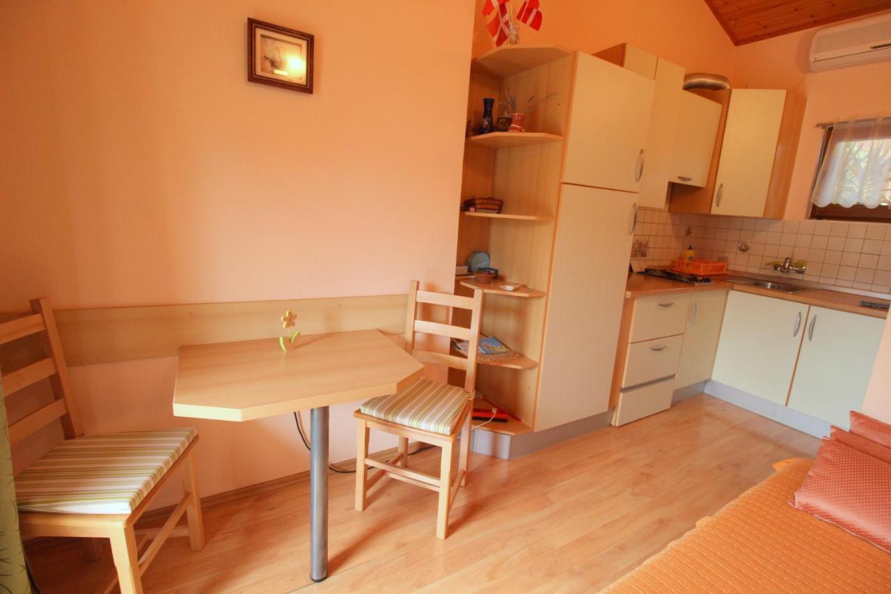 Irena A2 Apartment Новиград Екстериор снимка
