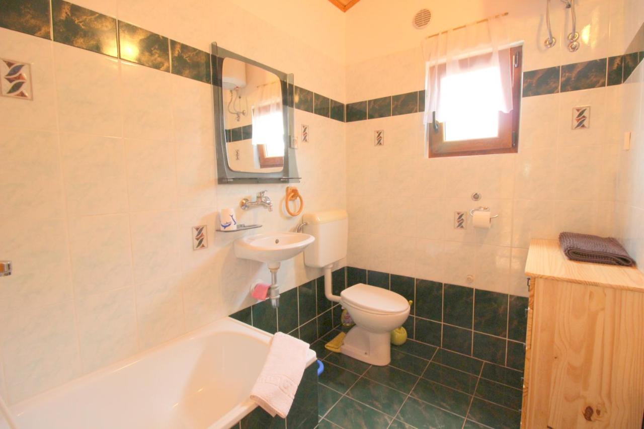 Irena A2 Apartment Новиград Екстериор снимка